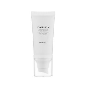 ضد آفتاب روشن کننده اسکین 1004 مدل Centella با SPF 50 حجم 50 میل